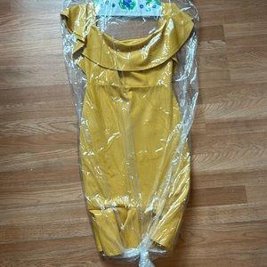 Lulus gold/mustard off the shoulder dress size medium